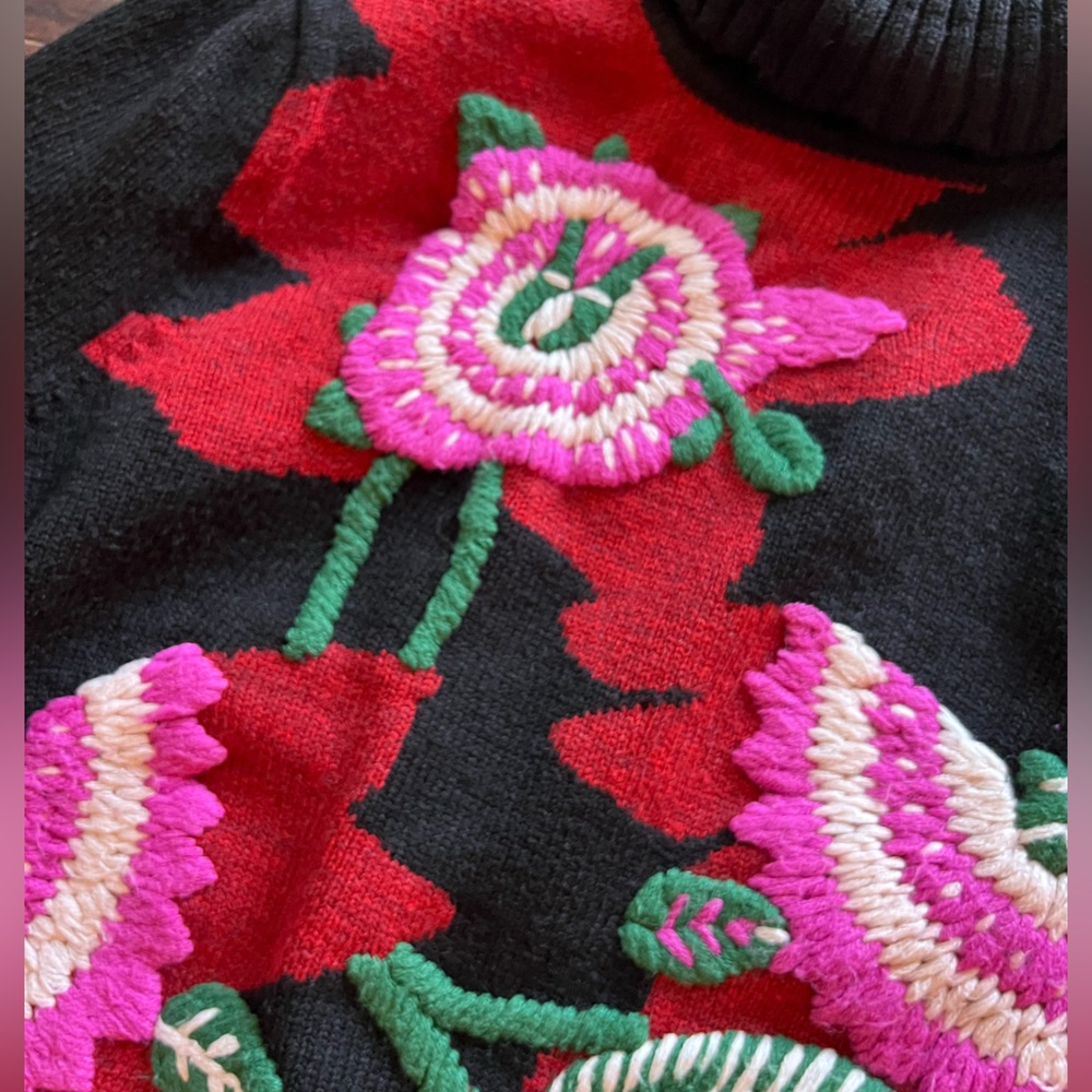 🌸🌹🌺 FARM RIO 🌺🌹🌸 Black Bold Colorful Flower Embroidered Knit Sweater - Picture 7 of 16